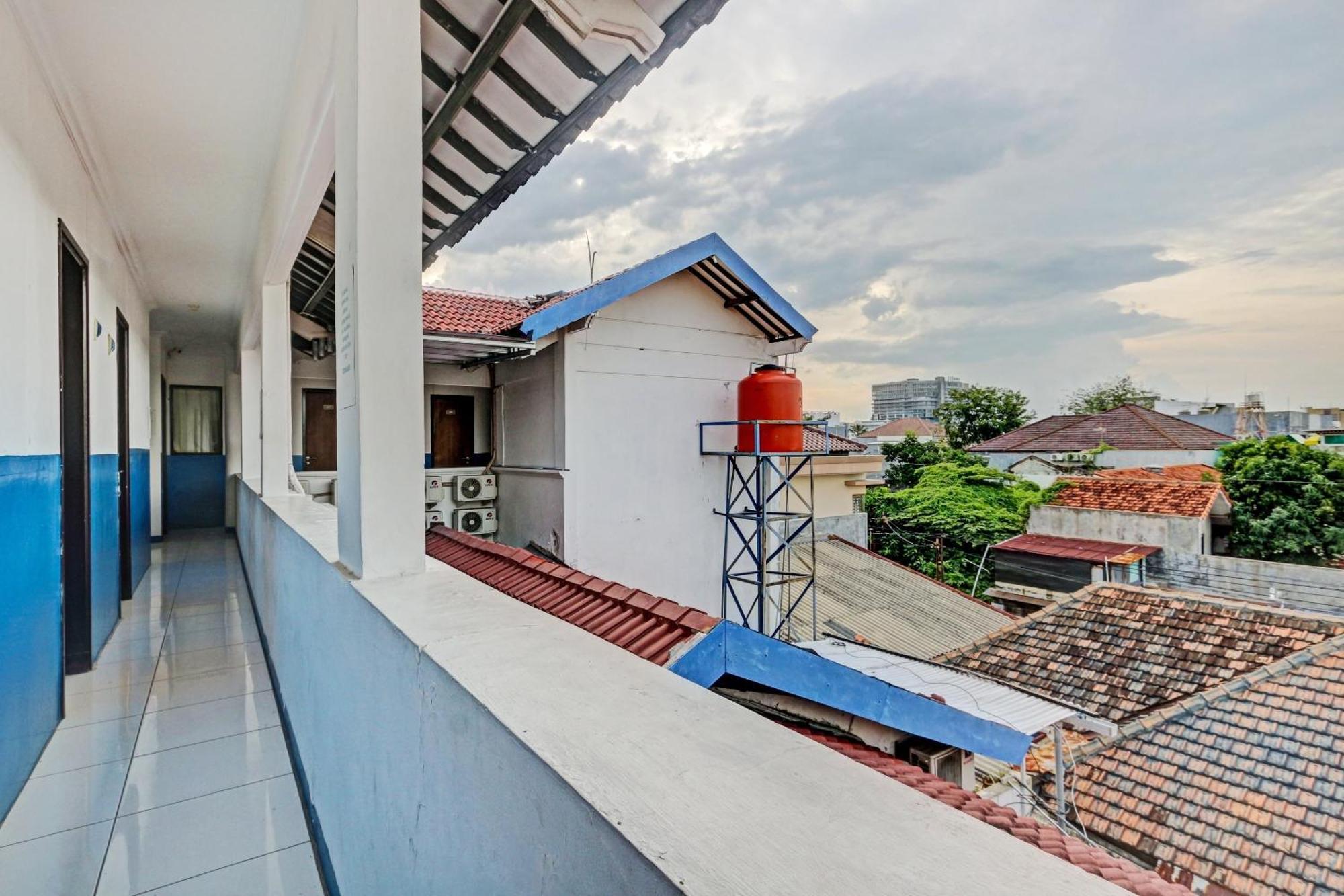 Super Oyo 90426 Near Mall Ciputra 2 Semarang Exterior photo